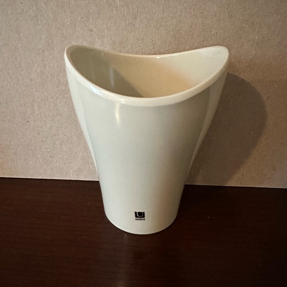 Umbra Curvino Reusable Bathroom Cup